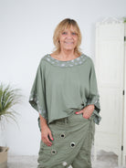 Poncho Shirt mit Leo Akzenten Olive