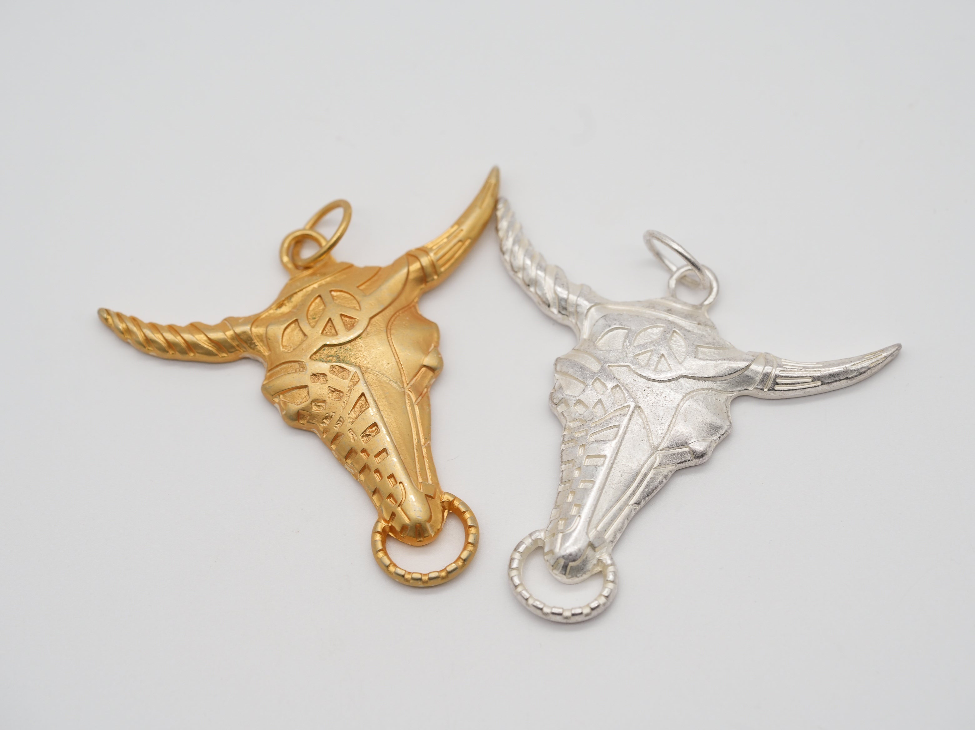 SchauTime Amulett L, Stier-Motiv