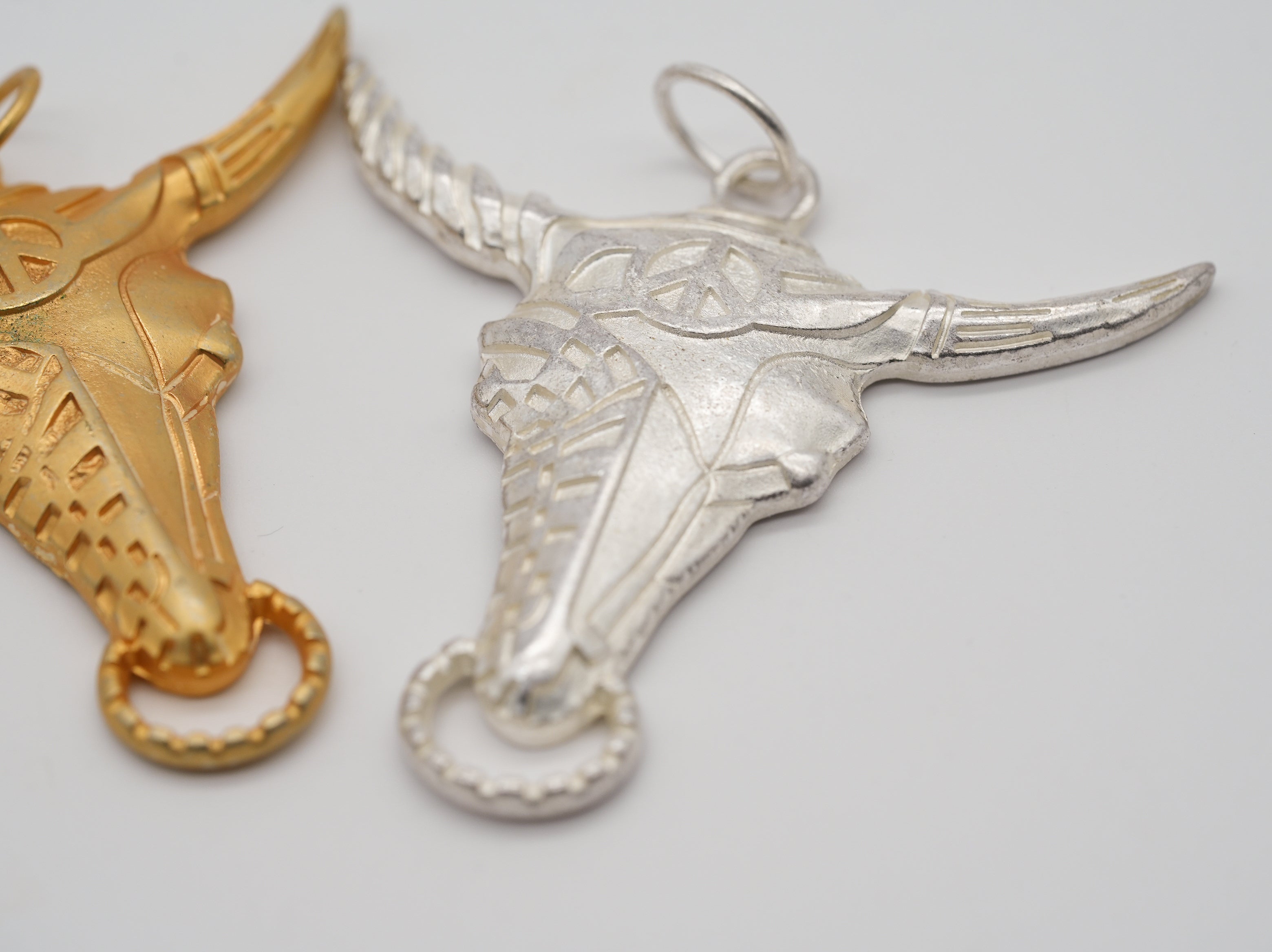 SchauTime Amulett L, Stier-Motiv
