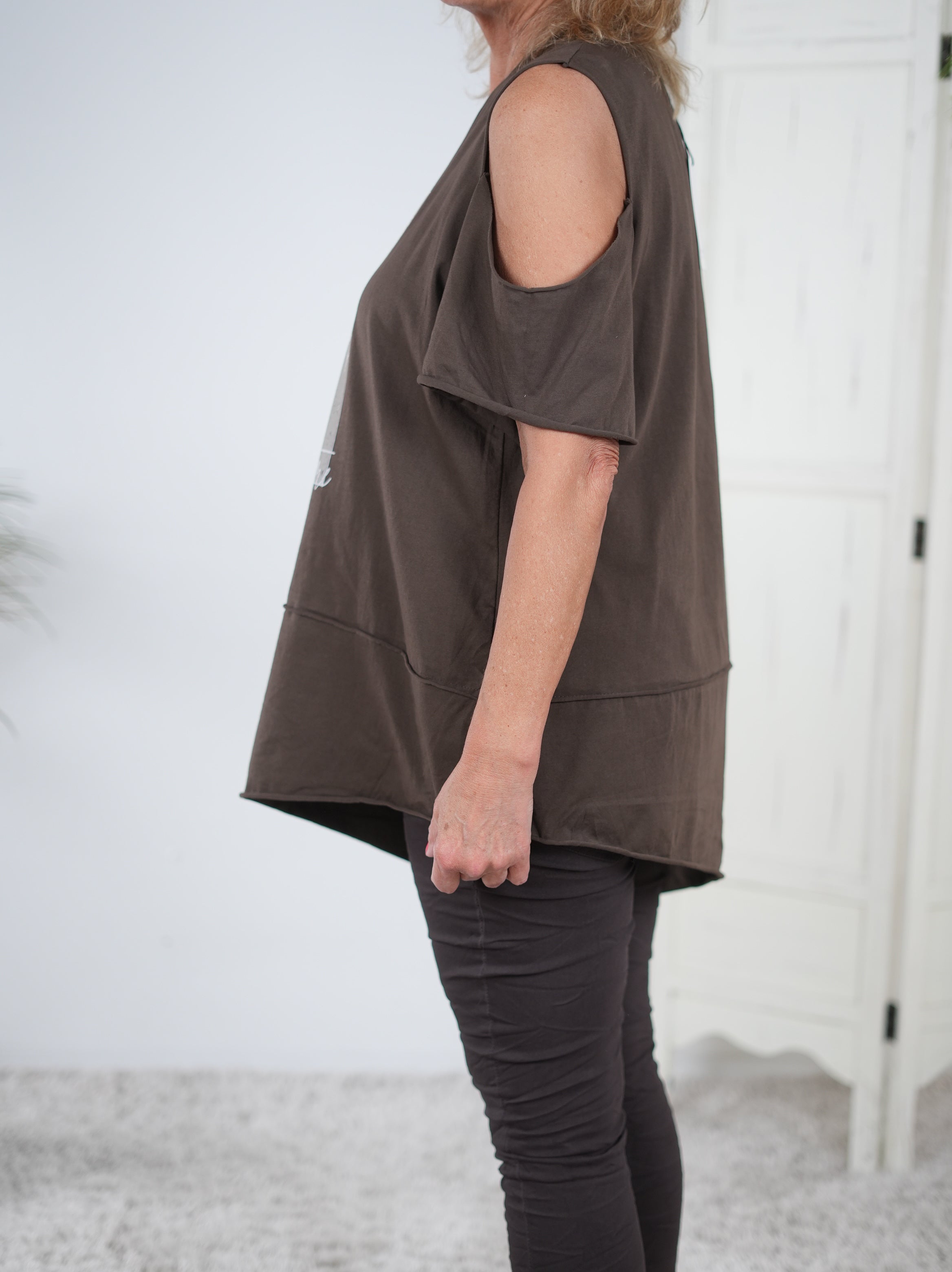 Shirt mit Cut Outs und Rundhalsausschnitt
