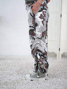 Sportliche Camouflage Pants mit seitlicher Raffung