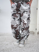 Sportliche Camouflage Pants mit seitlicher Raffung