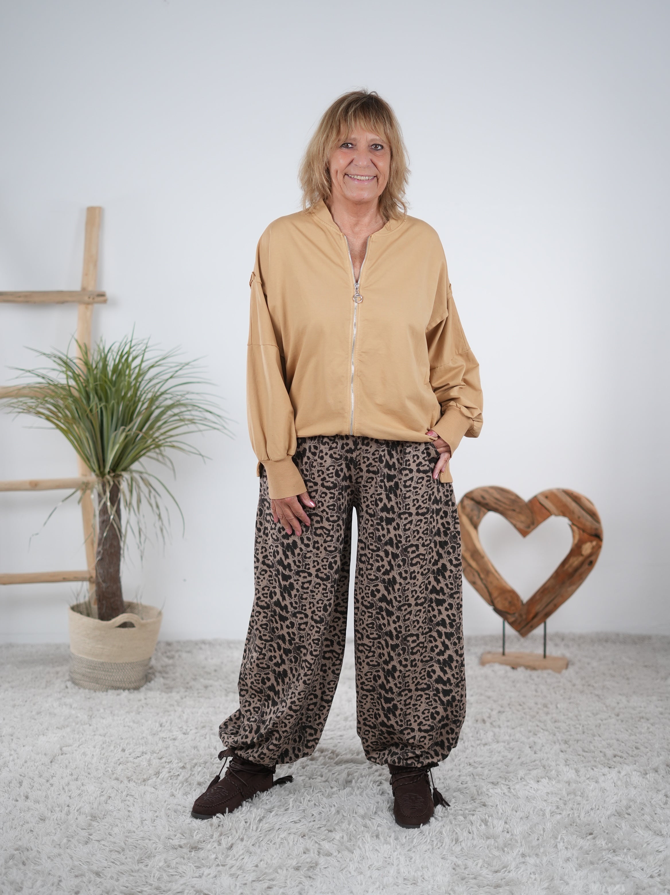 Sportliche Sweat-Jacke mit Linksnähte