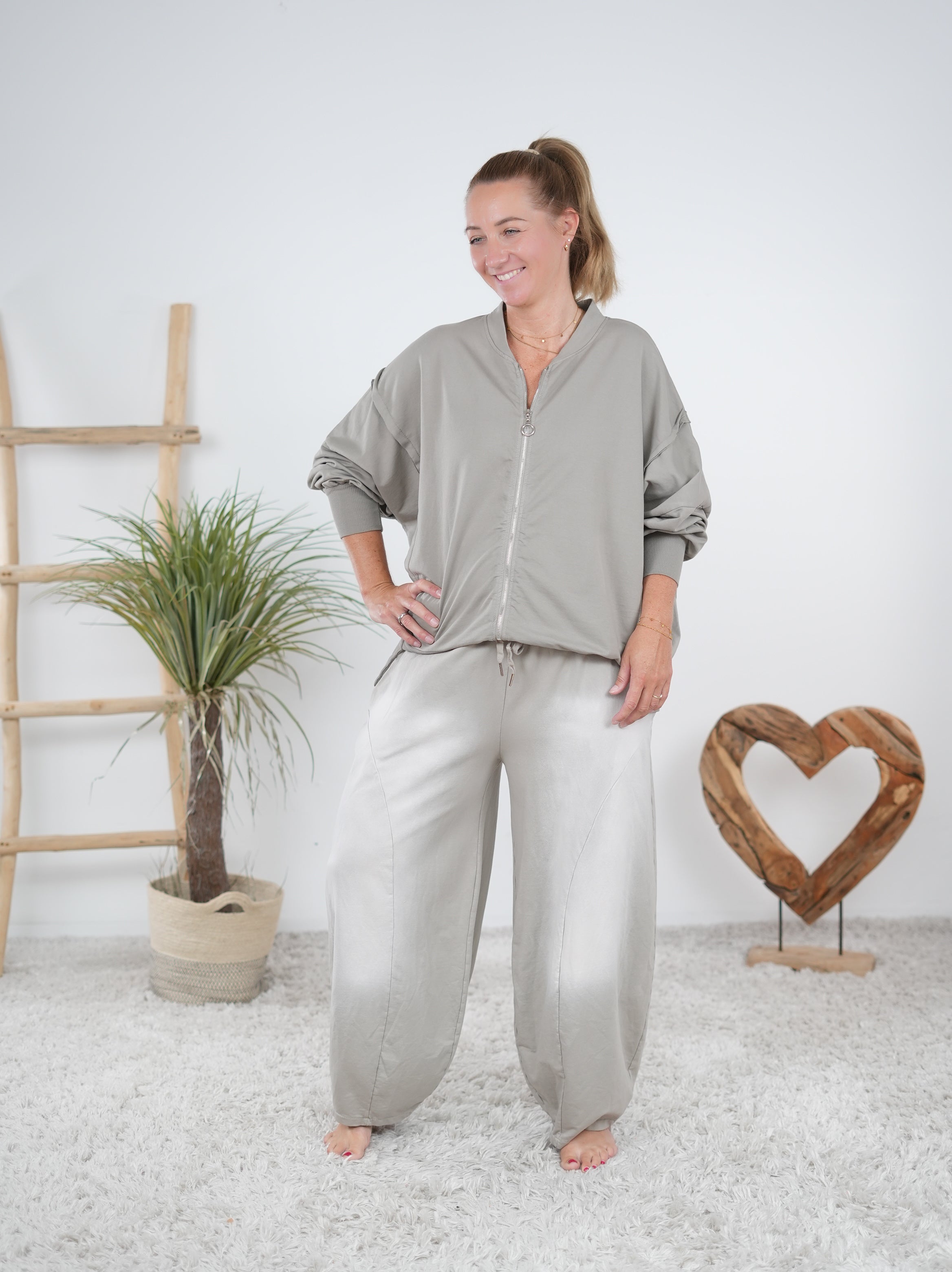 Sportliche Sweat-Jacke mit Linksnähte Taupe