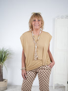 sportliches Shirt mit Schulterpolster Camel
