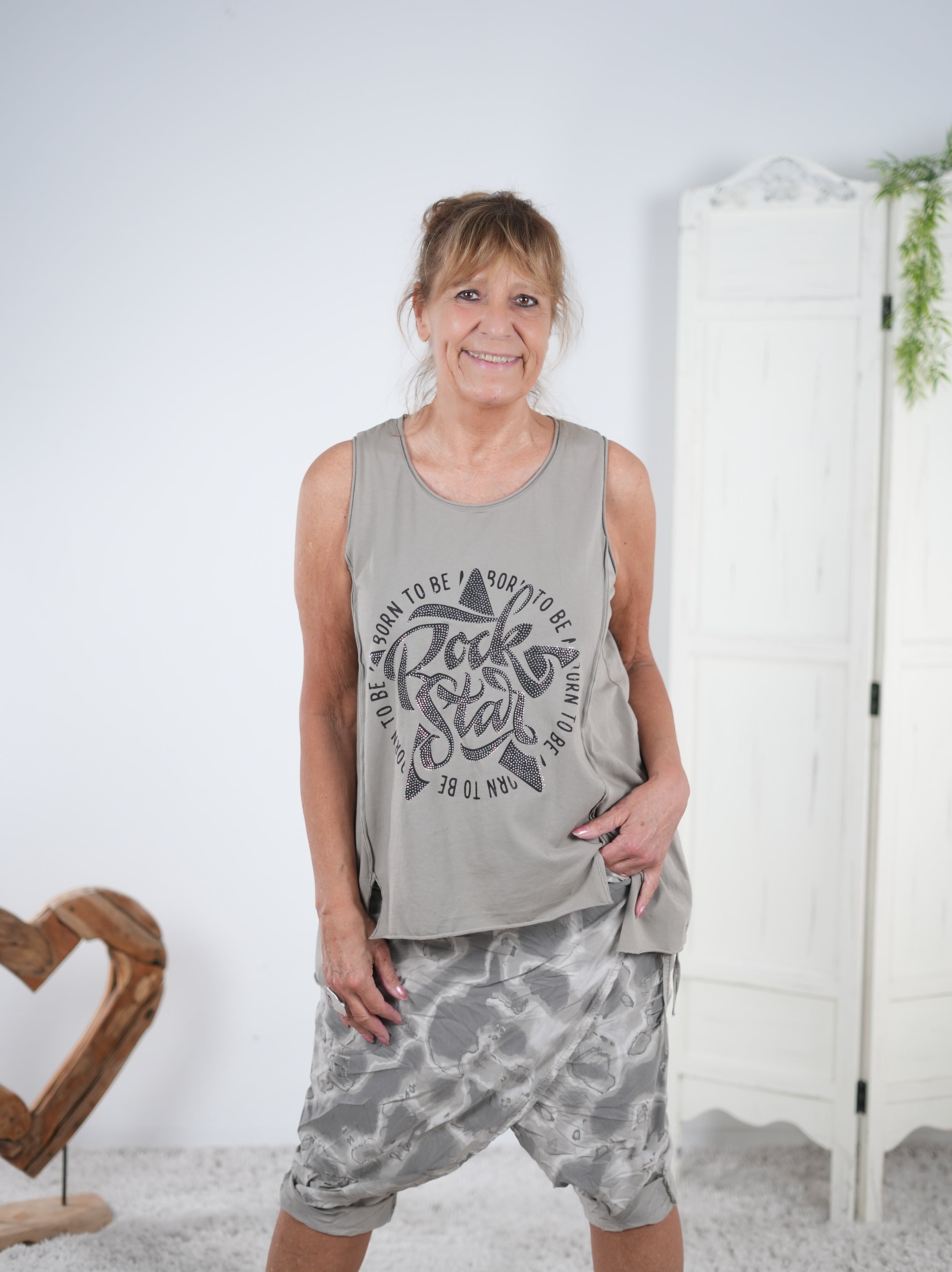 Sportliches Top im Vokuhila Schnitt Taupe