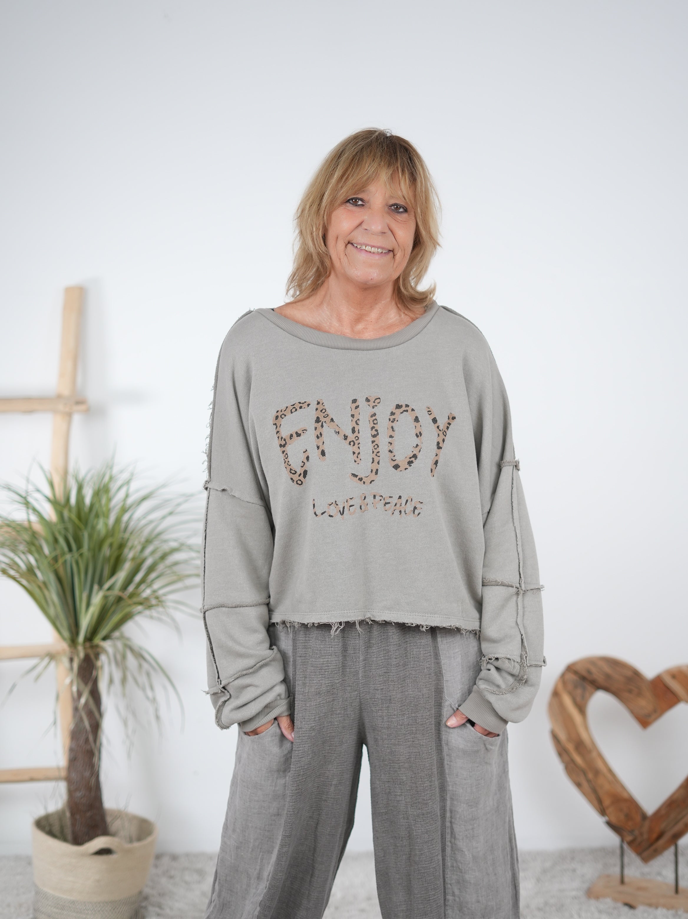 Sweaty mit Außennähten und Schriftzug Taupe
