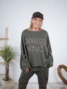 Sweaty-Poncho mit überschnittenem Arm und ausgefranstem Abschlüssen Olive