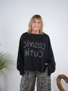 Sweaty-Poncho mit überschnittenem Arm und ausgefranstem Abschlüssen