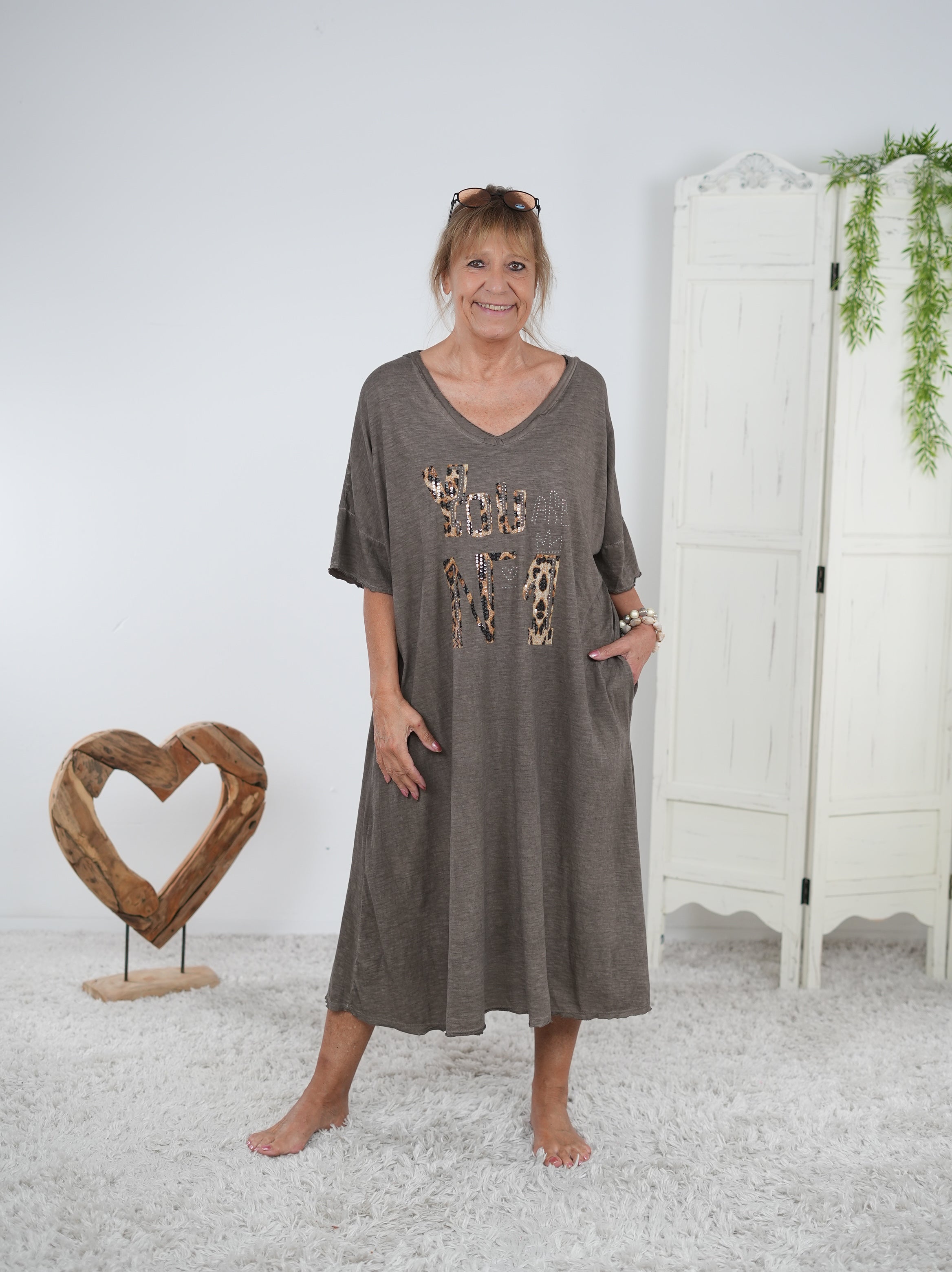 T-Shirt Kleid mit V-Ausschnitt Schoko