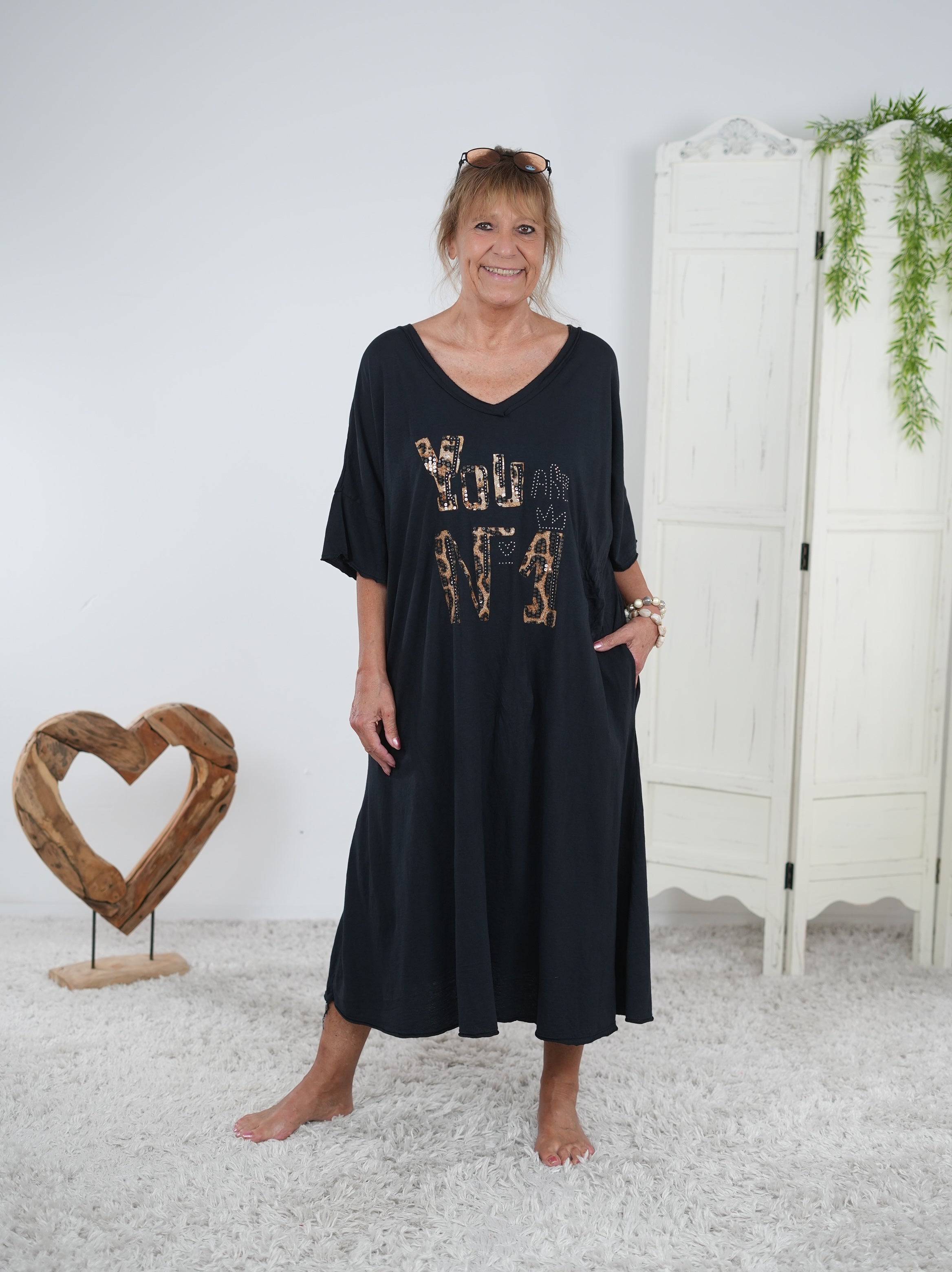 T-Shirt Kleid mit V-Ausschnitt Schwarz