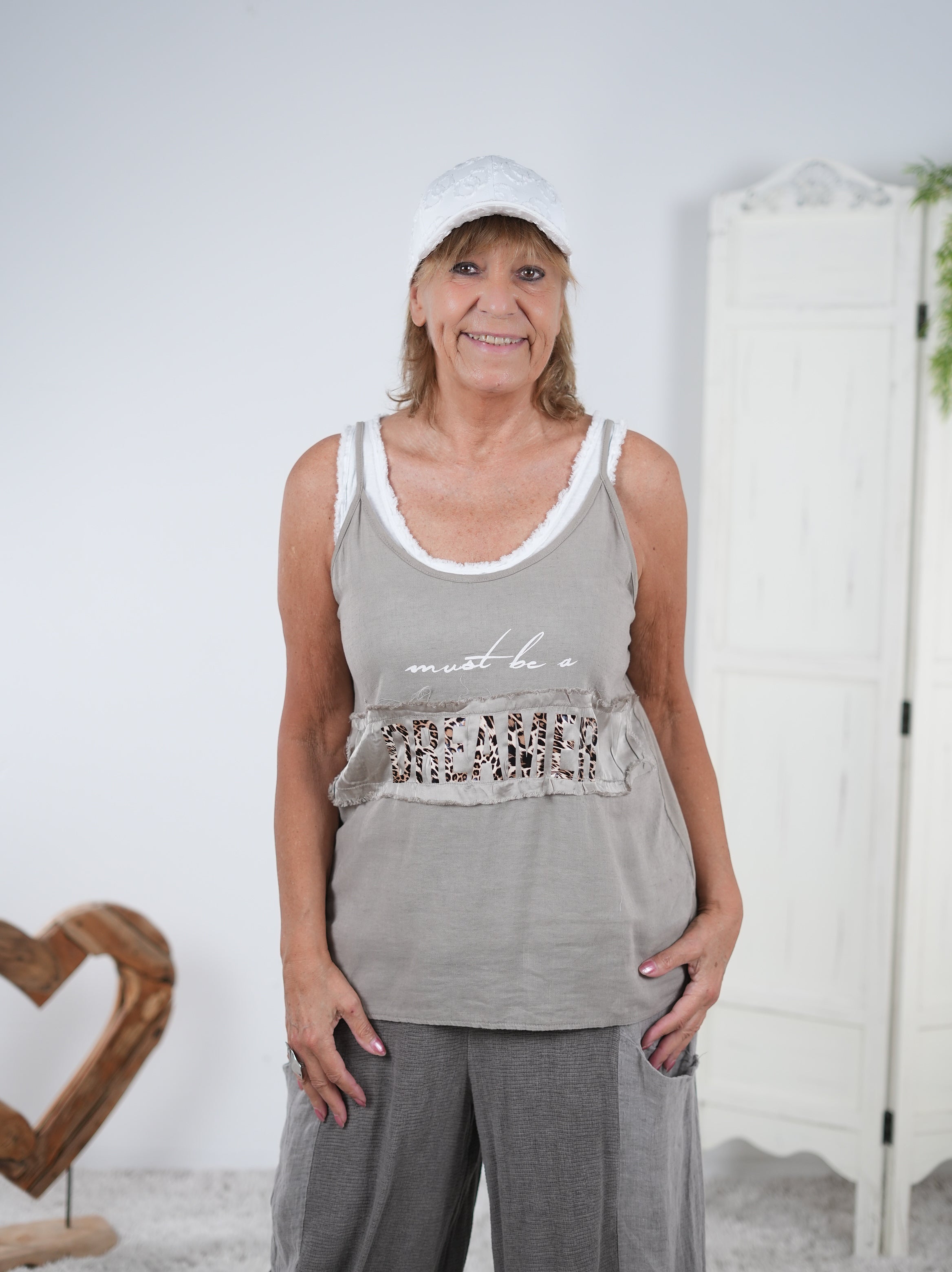 Top im Materialmix mit "Dreamer" Schriftzug Taupe