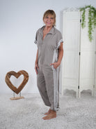 unifarbener Jumper im Shirt Look Taupe