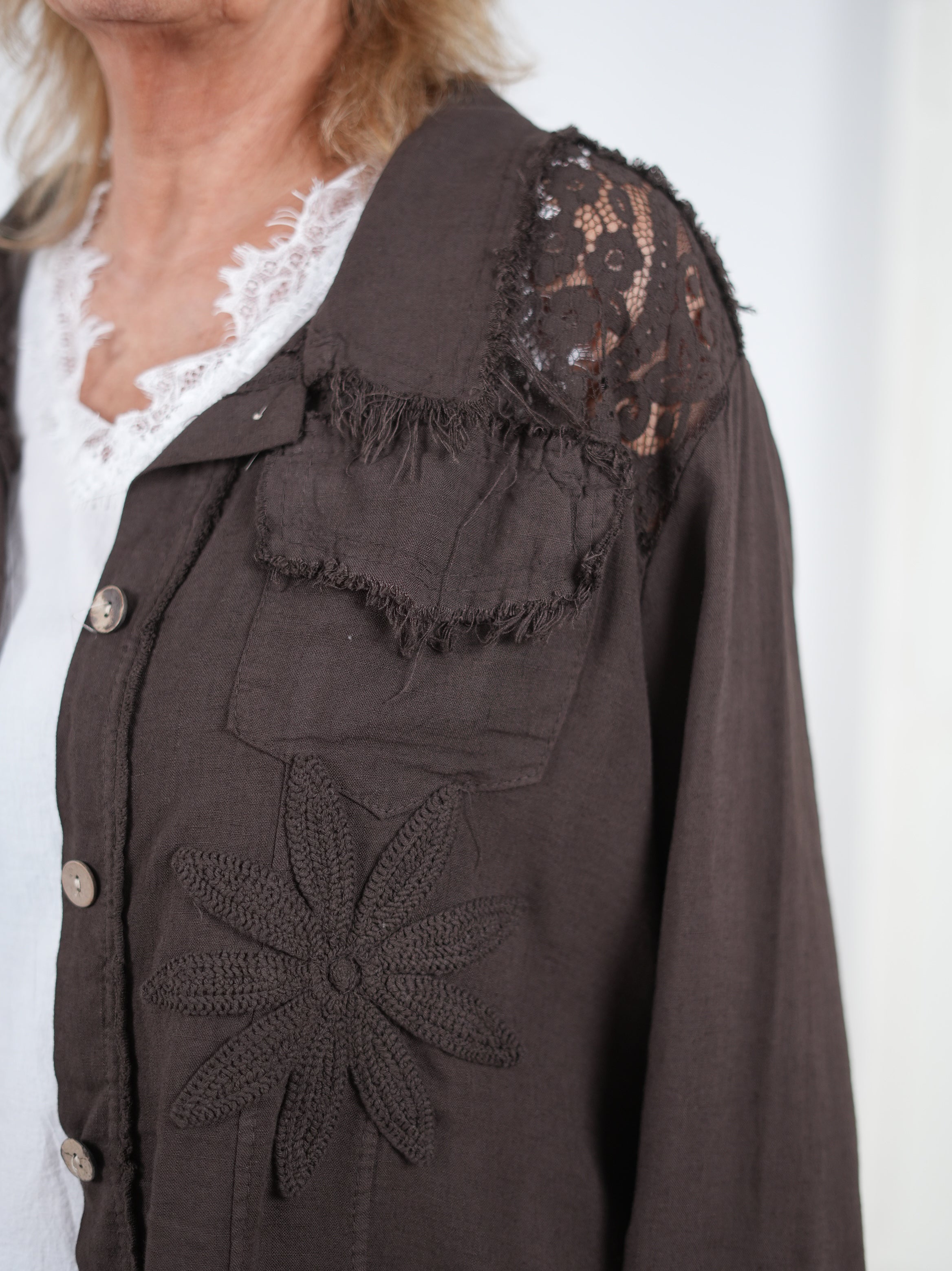 Verspielte Jacke mit Blumen Patches