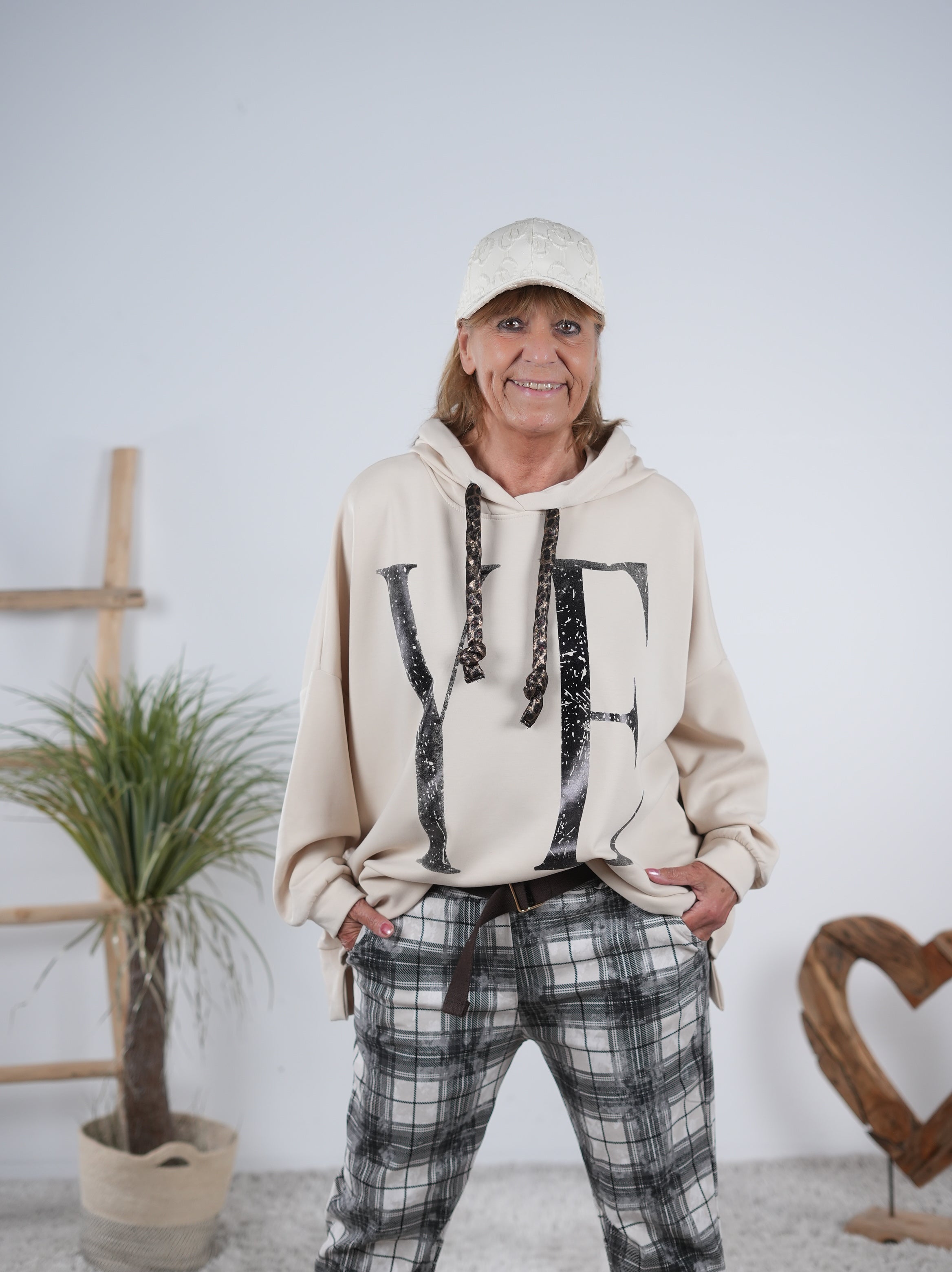 weicher Hoody mit foliertem Print und auffälligen Kordeln
