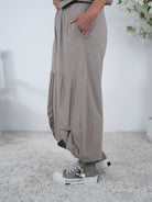 Weite Pants im ausgefallenen Schnitt
